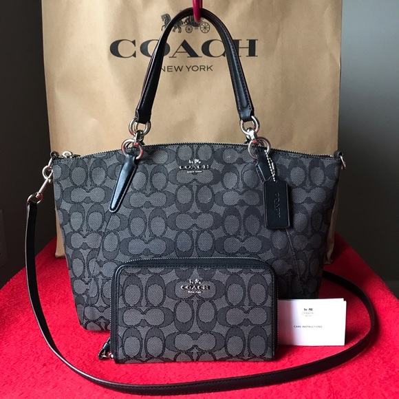 Coach Handbags - ✅✅Coach Set✅✅